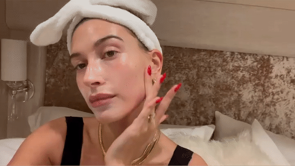 hailey-bieber-17468013918671245848606-1746884711741-17468847118581143464239.gif