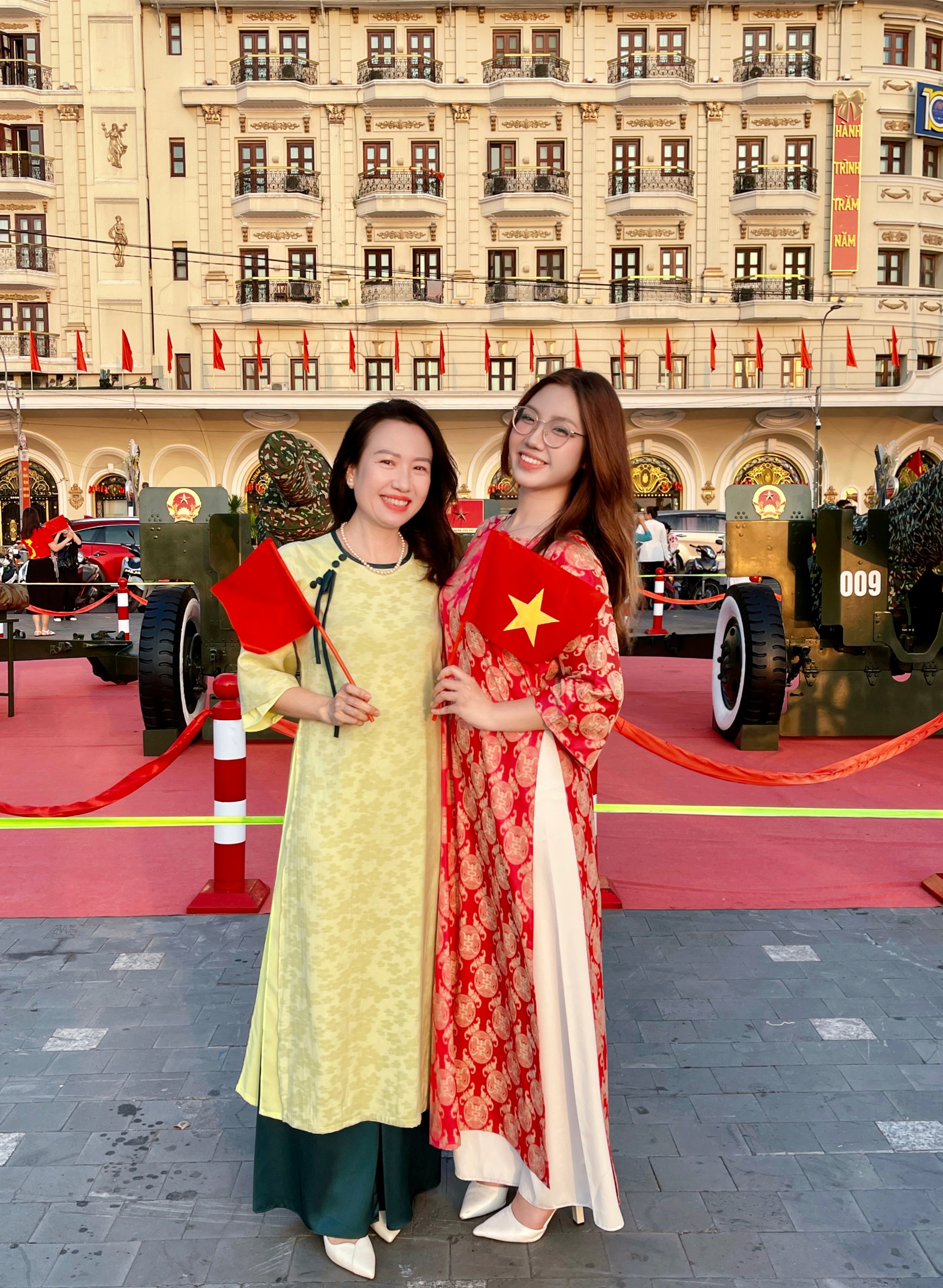Khi mẹ con cùng "tần số": Tâm sự chuyện thất tình, rủ nhau đi concert - Ảnh 4. Khi mẹ con cùng "tần số": Tâm sự chuyện thất tình, rủ nhau đi concert - Ảnh 4.
