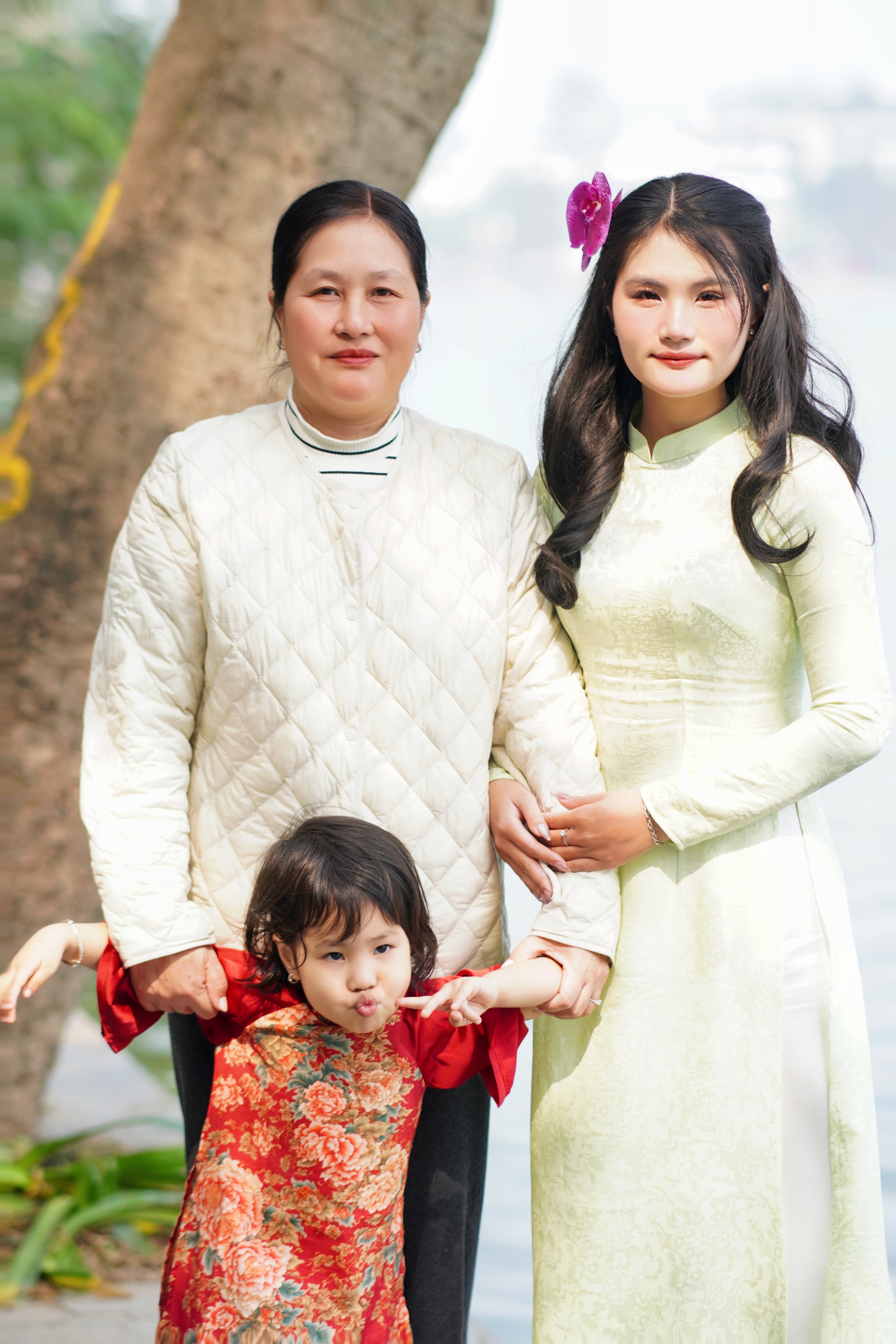 Khi mẹ con cùng "tần số": Tâm sự chuyện thất tình, rủ nhau đi concert - Ảnh 1. Khi mẹ con cùng "tần số": Tâm sự chuyện thất tình, rủ nhau đi concert - Ảnh 1.