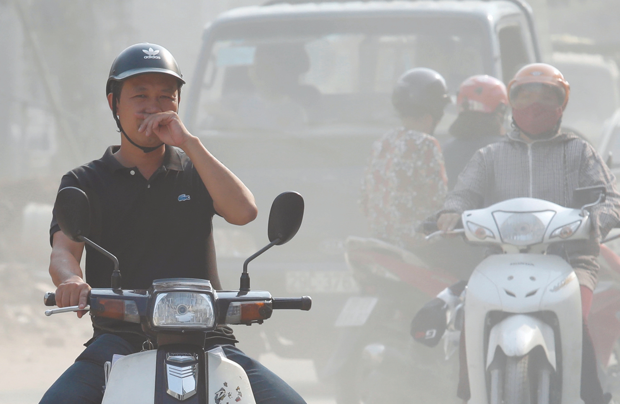 Quy định mới bắt buộc khiến hàng chục triệu xe máy phải xếp hàng: Khi nào sẽ có hiệu lực? - Ảnh 1. Quy định mới bắt buộc khiến hàng chục triệu xe máy phải xếp hàng: Khi nào sẽ có hiệu lực? - Ảnh 1.