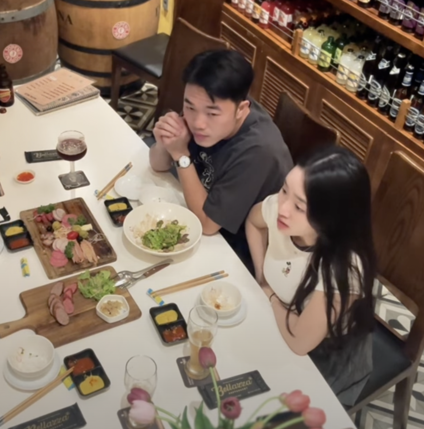 Lương Xuân Trường hẹn hò với vợ giám đốc, nàng WAG xuất thân “trâm anh thế triệt” hiếm hoi lộ diện, nhan sắc miễn chê- Ảnh 2. Lương Xuân Trường hẹn hò với vợ giám đốc, nàng WAG xuất thân “trâm anh thế triệt” hiếm hoi lộ diện, nhan sắc miễn chê- Ảnh 2.