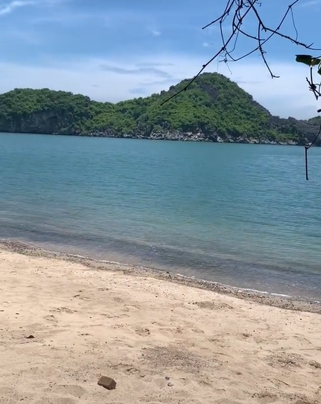 Bãi biển ở Cát Bà được mệnh danh là "thiên đường bí mật", nhiều người bất ngờ vì chưa từng nghe tên - Ảnh 8. Bãi biển ở Cát Bà được mệnh danh là "thiên đường bí mật", nhiều người bất ngờ vì chưa từng nghe tên - Ảnh 8.