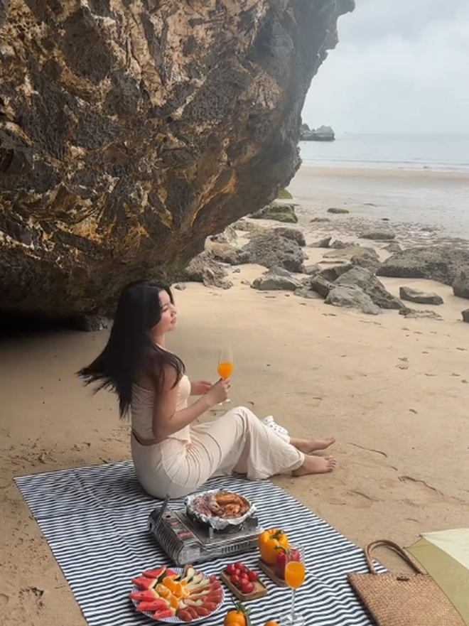 Bãi biển ở Cát Bà được mệnh danh là "thiên đường bí mật", nhiều người bất ngờ vì chưa từng nghe tên - Ảnh 9. Bãi biển ở Cát Bà được mệnh danh là "thiên đường bí mật", nhiều người bất ngờ vì chưa từng nghe tên - Ảnh 9.