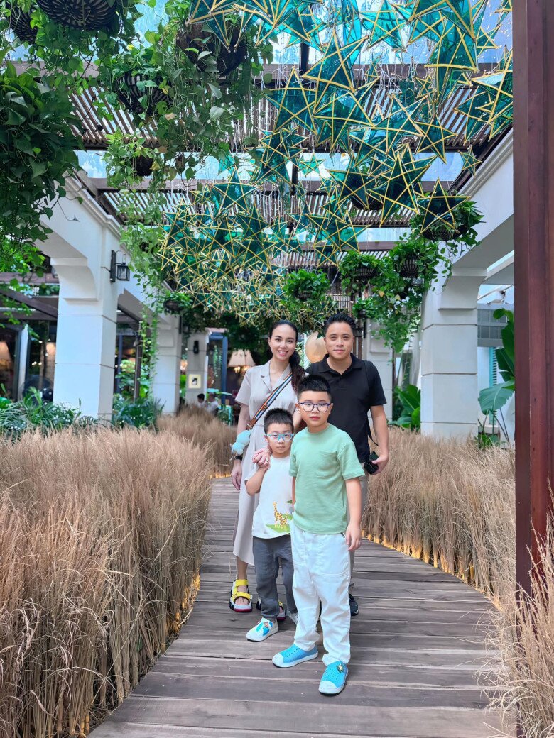 Hoa khôi ĐHQG bất ngờ nổi lên với danh xưng "người làm truyền thông đỉnh nhất hiện tại": Nhìn đến profile học vấn cùng danh tính bố ruột mới hiểu!- Ảnh 7. Hoa khôi ĐHQG bất ngờ nổi lên với danh xưng "người làm truyền thông đỉnh nhất hiện tại": Nhìn đến profile học vấn cùng danh tính bố ruột mới hiểu!- Ảnh 7.