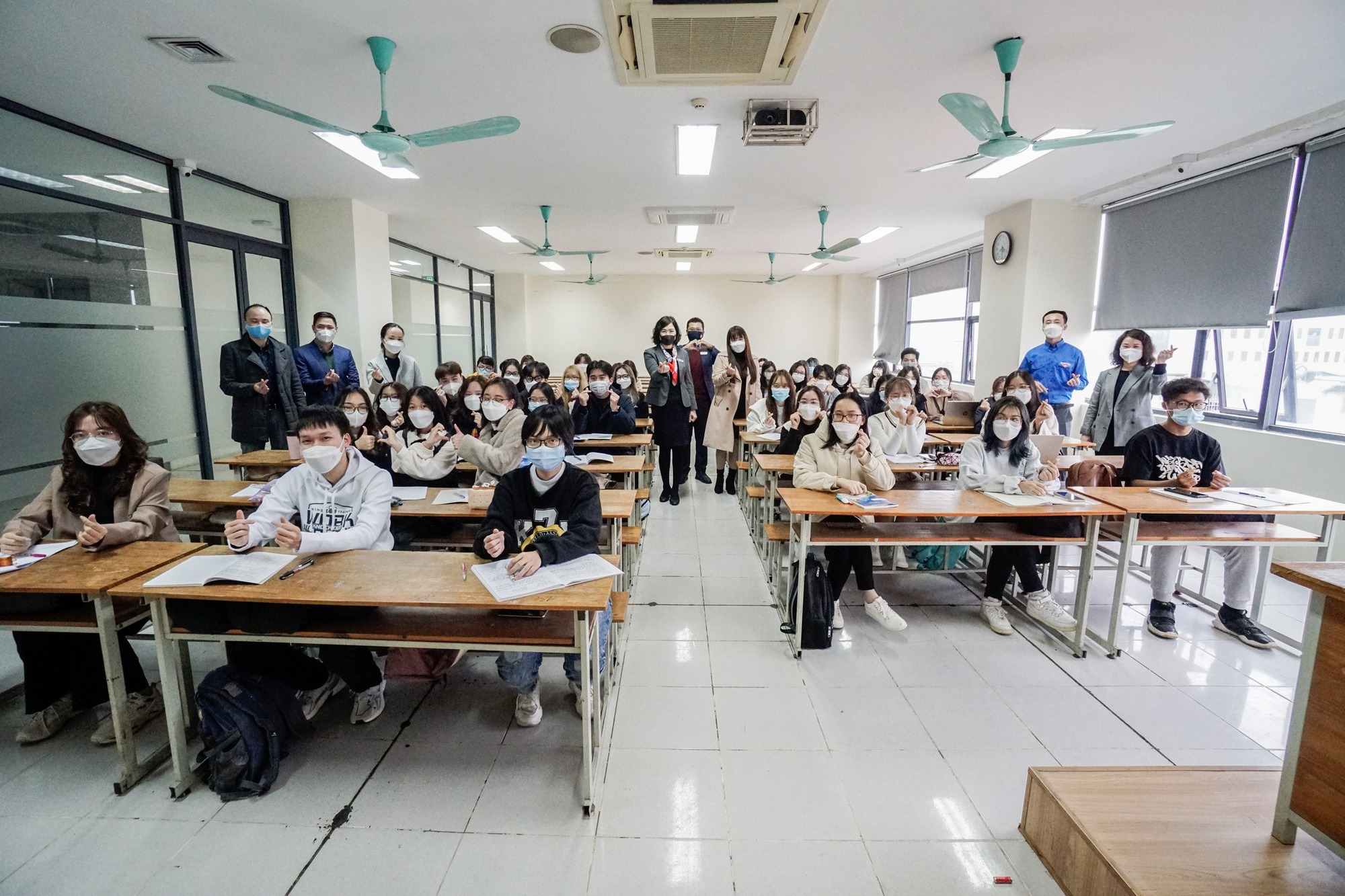 Trong một vũ trụ khác: Nếu Ngoại thương thực sự "biến" thành "Harvard Chùa Láng"? - Ảnh 13. Trong một vũ trụ khác: Nếu Ngoại thương thực sự "biến" thành "Harvard Chùa Láng"? - Ảnh 13.