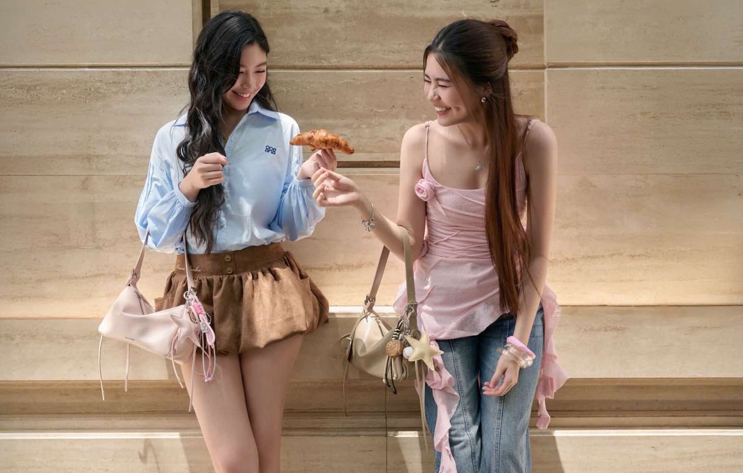 Hai con gái Quyền Linh lộ diện sau ồn ào của bố, thái độ gây chú ý- Ảnh 1. Hai con gái Quyền Linh lộ diện sau ồn ào của bố, thái độ gây chú ý- Ảnh 1.