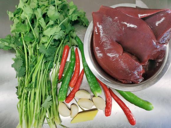 Cần tây đừng chỉ ép nước giảm cân, làm ngay món siêu ngon này để tăng cường sức khỏe Cần tây đừng chỉ ép nước giảm cân, làm ngay món siêu ngon này để tăng cường sức khỏe
