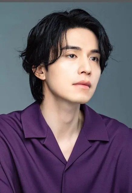 lee-dong-wook-se-confie-sur-sa-v-1746949300797195709841-1746967505843-1746967506003664705768.jpg