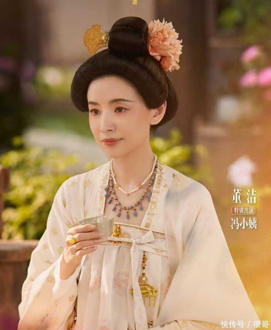 Từng là "ngọc nữ" được cả showbiz nâng niu, giờ mỹ nhân này chọn trở thành mẹ đơn thân lặng lẽ nuôi con sau sóng gió ly hôn - Ảnh 5. Từng là "ngọc nữ" được cả showbiz nâng niu, giờ mỹ nhân này chọn trở thành mẹ đơn thân lặng lẽ nuôi con sau sóng gió ly hôn - Ảnh 5.