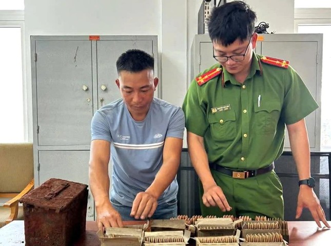 Phát hiện hơn 300 viên đạn khi làm vườn ở Lâm Đồng - Ảnh 1. Phát hiện hơn 300 viên đạn khi làm vườn ở Lâm Đồng - Ảnh 1.