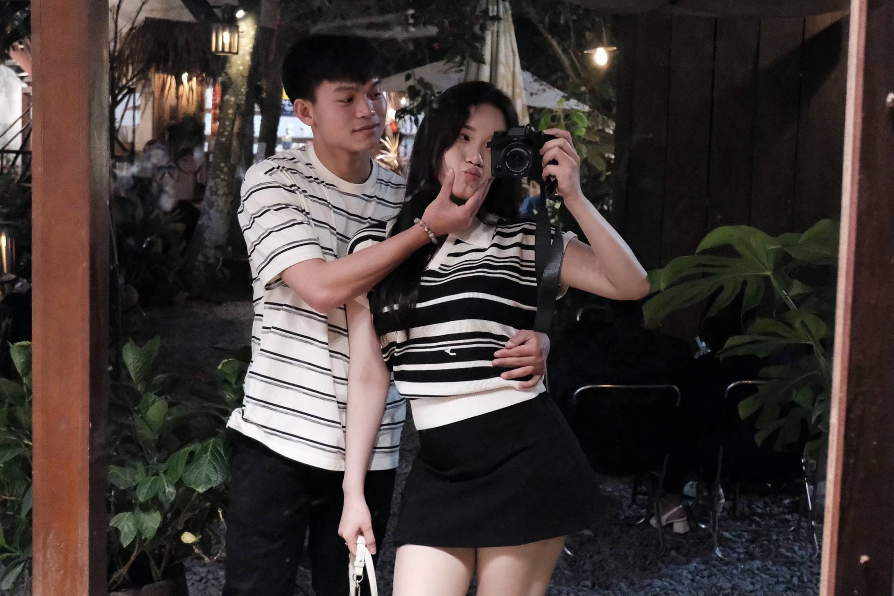 Loạt ảnh hẹn hò tình tứ của Hồ Văn Cường với hotgirl Nghệ An- Ảnh 5. Loạt ảnh hẹn hò tình tứ của Hồ Văn Cường với hotgirl Nghệ An- Ảnh 5.
