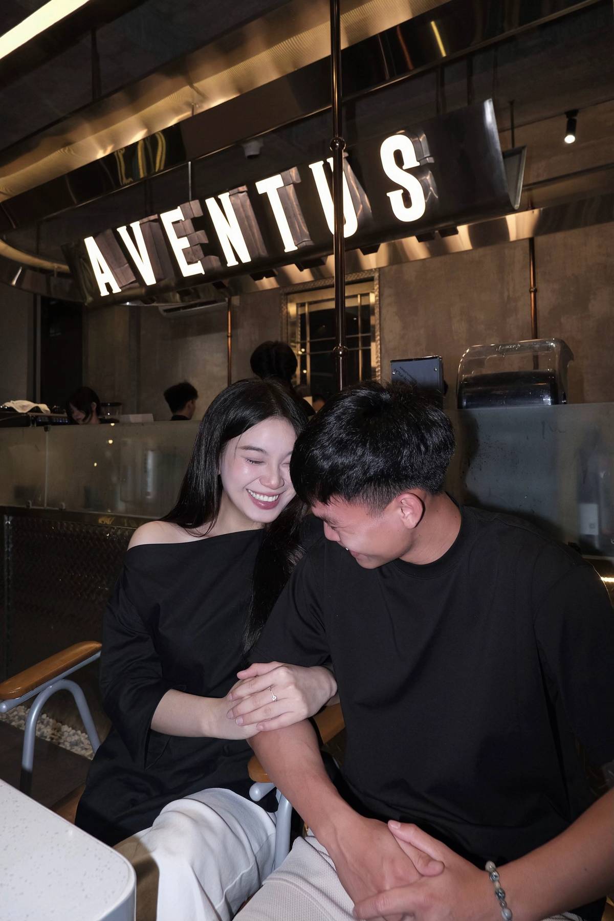 Loạt ảnh hẹn hò tình tứ của Hồ Văn Cường với hotgirl Nghệ An- Ảnh 4. Loạt ảnh hẹn hò tình tứ của Hồ Văn Cường với hotgirl Nghệ An- Ảnh 4.