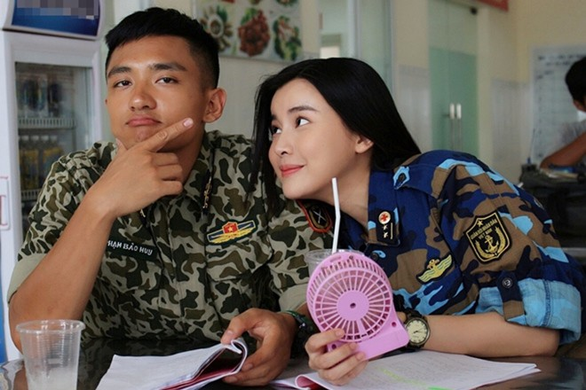 Cặp đôi Việt lộ clip ôm ấp thân mật gây bão MXH, bảo sao bị đồn phim giả tình thật suốt 7 năm - Ảnh 1. Cặp đôi Việt lộ clip ôm ấp thân mật gây bão MXH, bảo sao bị đồn phim giả tình thật suốt 7 năm - Ảnh 1.