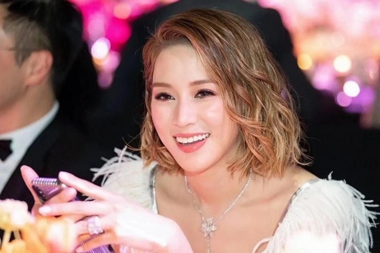 Được hỏi về nhân tình của chồng, nữ diễn viên nói 1 câu cho thấy EQ quá cao: Bảo sao dạy con cũng khéo thế!- Ảnh 2. Được hỏi về nhân tình của chồng, nữ diễn viên nói 1 câu cho thấy EQ quá cao: Bảo sao dạy con cũng khéo thế!- Ảnh 2.