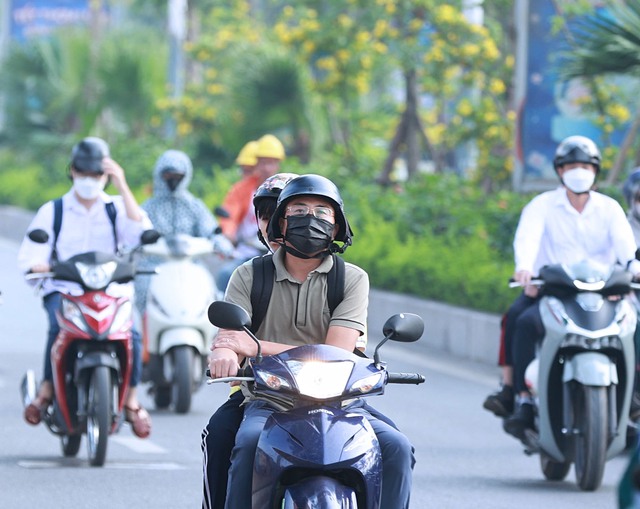 Hình ảnh lạ thường được ghi nhận tại Hà Nội vào buổi sáng sớm đầu tuần - Ảnh 5. Hình ảnh lạ thường được ghi nhận tại Hà Nội vào buổi sáng sớm đầu tuần - Ảnh 5.