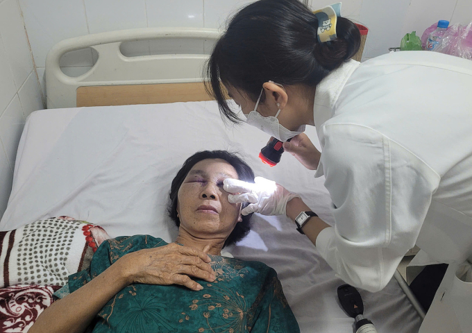 Lời kể rùng mình của đôi vợ chồng trong vụ sập đường dẫn cầu mới khánh thành tại Tây Ninh: &quot;Tôi chỉ biết kêu cứu vì sợ bị chôn sống&quot; - Ảnh 2.