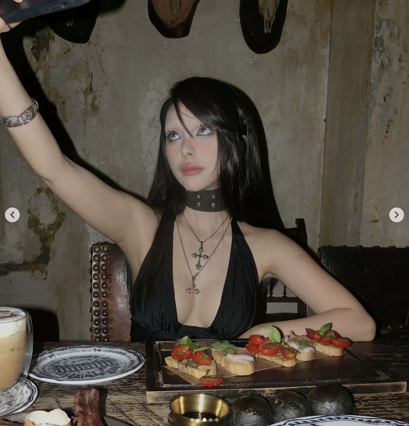 Lim Feng, hot girl đăng ảnh sốc với Wren Evans, tố bạn trai ngoại tình là ai?- Ảnh 4. Lim Feng, hot girl đăng ảnh sốc với Wren Evans, tố bạn trai ngoại tình là ai?- Ảnh 4.