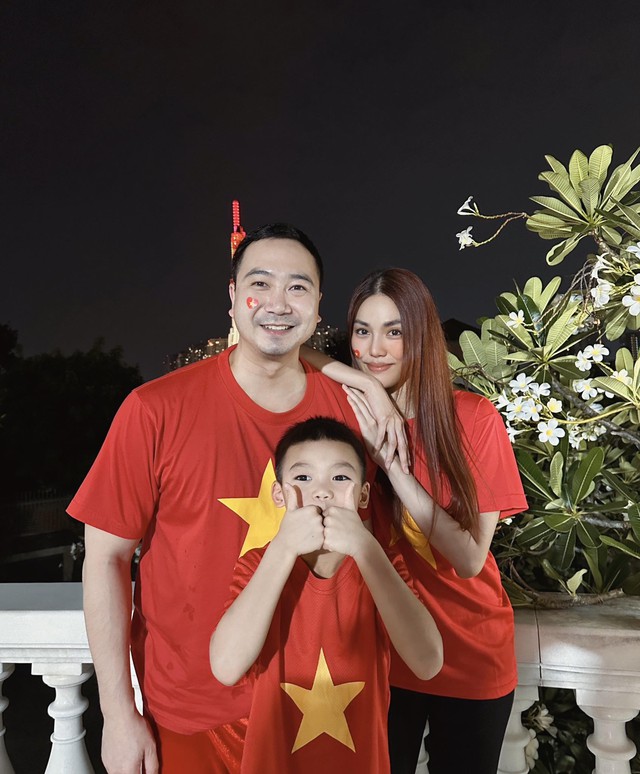 Siêu mẫu Việt là cháu gái hiệu trưởng, làm dâu gia tộc giàu có: Con sinh ra "ngậm thìa vàng" nhưng vẫn được dạy hay thế này- Ảnh 2. Siêu mẫu Việt là cháu gái hiệu trưởng, làm dâu gia tộc giàu có: Con sinh ra "ngậm thìa vàng" nhưng vẫn được dạy hay thế này- Ảnh 2.
