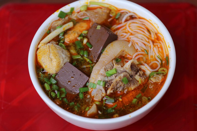 bun-bo-hue-1-1746963304657843565306-1747050998444-1747050998661396934316.jpeg