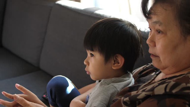 5 kiểu “người ảnh hưởng độc hại” mà bạn có thể thấy rõ sau khi trở thành mẹ: Kiểu thứ 4 đang hủy hoại trẻ - Ảnh 1. 5 kiểu “người ảnh hưởng độc hại” mà bạn có thể thấy rõ sau khi trở thành mẹ: Kiểu thứ 4 đang hủy hoại trẻ - Ảnh 1.
