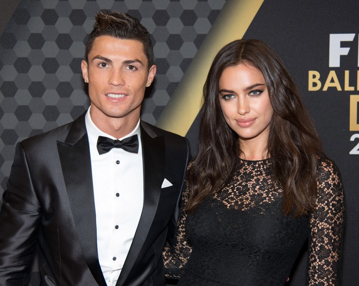 Siêu mẫu từng chia tay Ronaldo vì "bám váy mẹ" và một đêm mất luôn 11 triệu theo dõi, cuộc sống hiện tại ra sao? - Ảnh 2. Siêu mẫu từng chia tay Ronaldo vì "bám váy mẹ" và một đêm mất luôn 11 triệu theo dõi, cuộc sống hiện tại ra sao? - Ảnh 2.