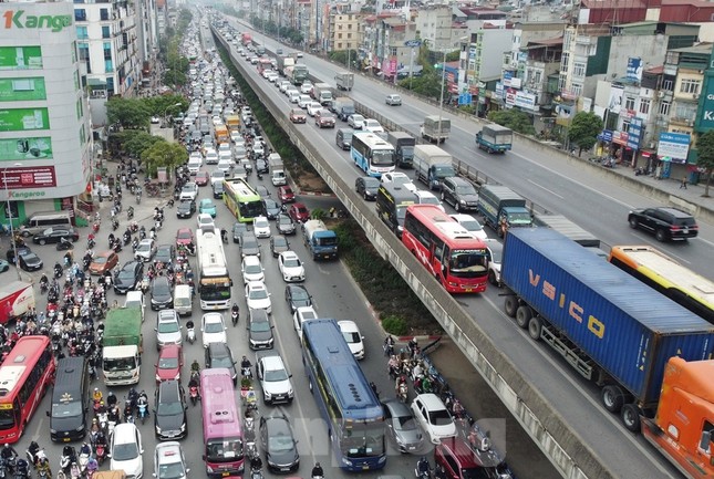 Từ đ&ecirc;m 12/5, cấm to&agrave;n bộ xe đường tr&ecirc;n cao V&agrave;nh đai 3 hướng Big C - Mai Dịch - Ảnh 1.