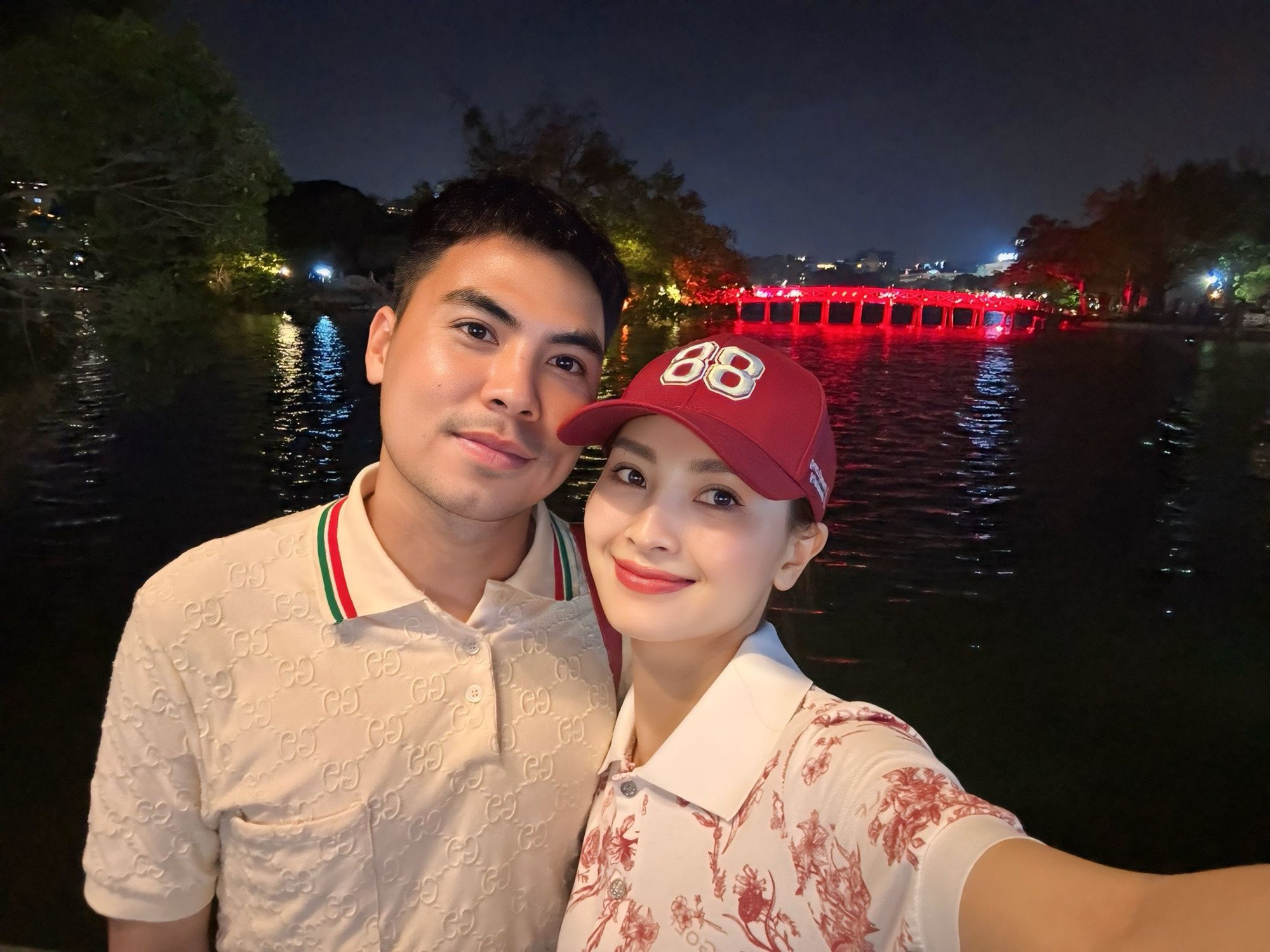 MC Huyền Trang Mù Tạt nhắn tin với “trai lạ” lúc nửa đêm, phản ứng của bạn trai cầu thủ gây chú ý- Ảnh 3. MC Huyền Trang Mù Tạt nhắn tin với “trai lạ” lúc nửa đêm, phản ứng của bạn trai cầu thủ gây chú ý- Ảnh 3.