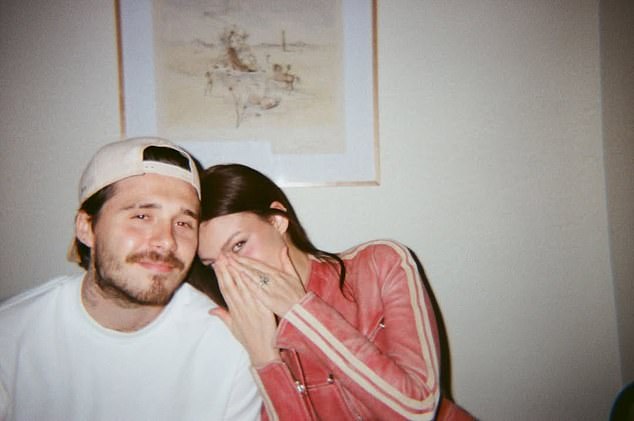 Con trai và con dâu của Beckham không đếm xỉa đến nỗi đau gia đình, quẩy tưng bừng cùng nhà vợ và dàn sao Hollywood- Ảnh 1. Con trai và con dâu của Beckham không đếm xỉa đến nỗi đau gia đình, quẩy tưng bừng cùng nhà vợ và dàn sao Hollywood- Ảnh 1.