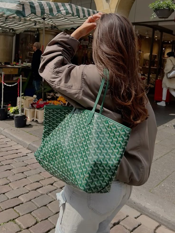 Drama túi Goyard 50 triệu bị chảy màu có cái kết Drama túi Goyard 50 triệu bị chảy màu có cái kết