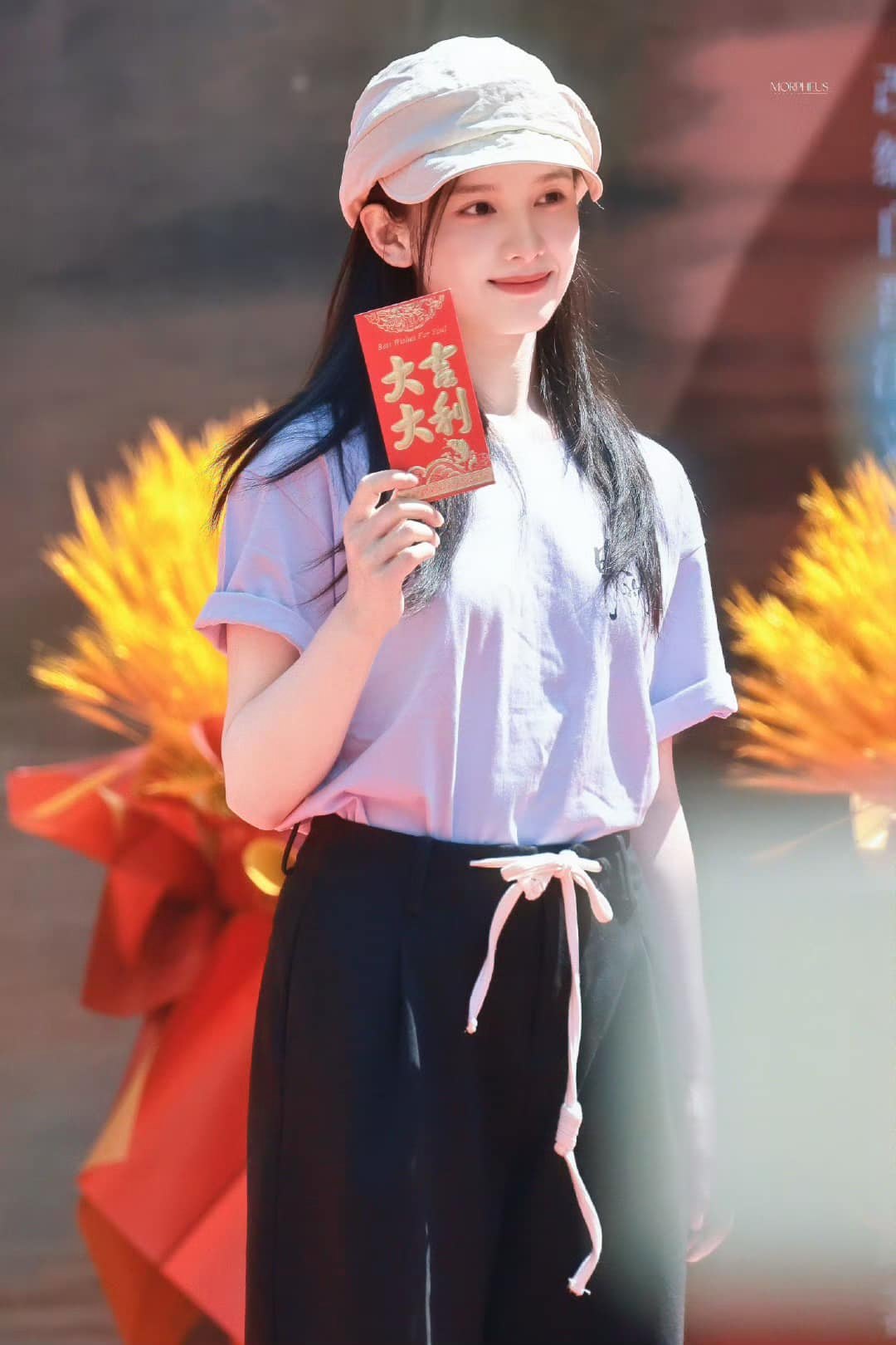 Mỹ nhân Trung Quốc đẹp như ánh nắng ở ngày khai máy phim mới: Nhan sắc đúng chuẩn mối tình đầu - Ảnh 10. Mỹ nhân Trung Quốc đẹp như ánh nắng ở ngày khai máy phim mới: Nhan sắc đúng chuẩn mối tình đầu - Ảnh 10.