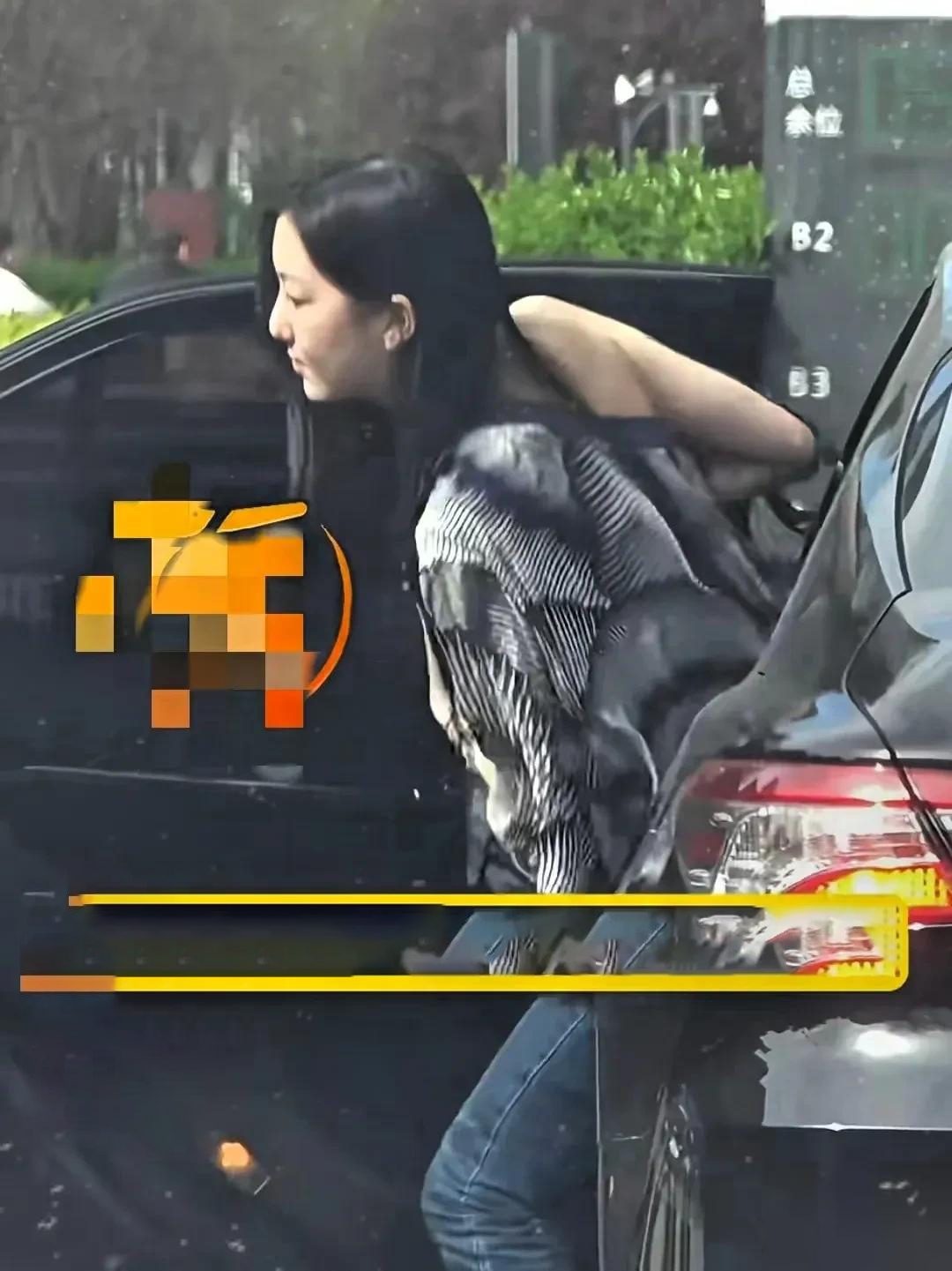 Lý Yên trở về Trung Quốc cùng bạn bè đi mua sắm, cô bé hở hàm ếch năm nào giờ đã là thiếu nữ 19- Ảnh 5. Lý Yên trở về Trung Quốc cùng bạn bè đi mua sắm, cô bé hở hàm ếch năm nào giờ đã là thiếu nữ 19- Ảnh 5.
