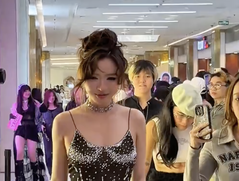 Họp báo Em xinh say Hi: Nhan sắc slay hết cỡ của Bích Phương, Họp báo Em xinh say Hi: Nhan sắc slay hết cỡ của Bích Phương,