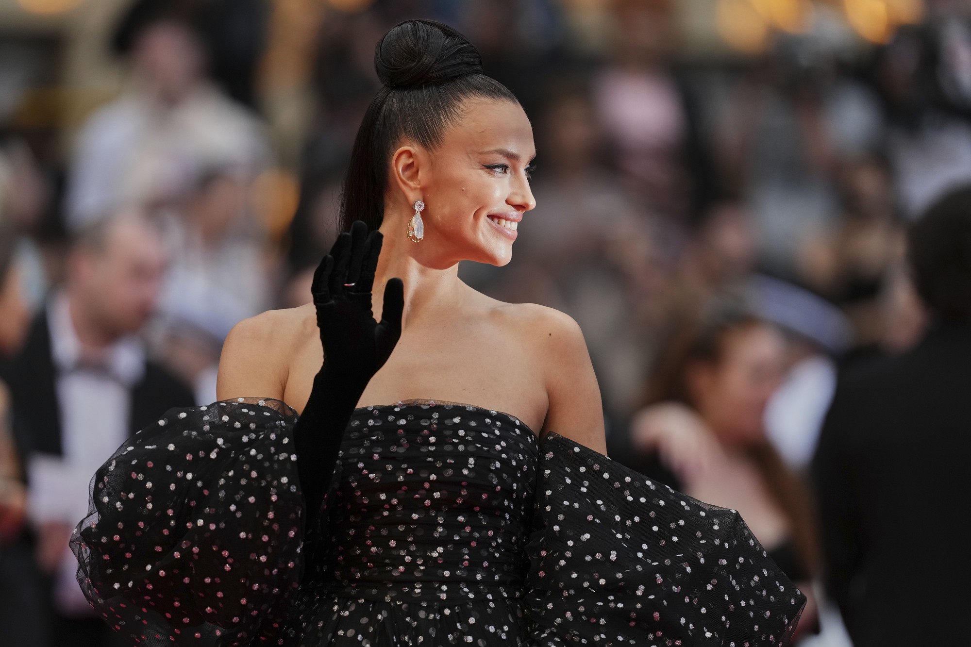 Thảm đỏ Cannes lần thứ 78: Dịu dàng, thanh lịch và... bớt nóng - Ảnh 10. Thảm đỏ Cannes lần thứ 78: Dịu dàng, thanh lịch và... bớt nóng - Ảnh 10.