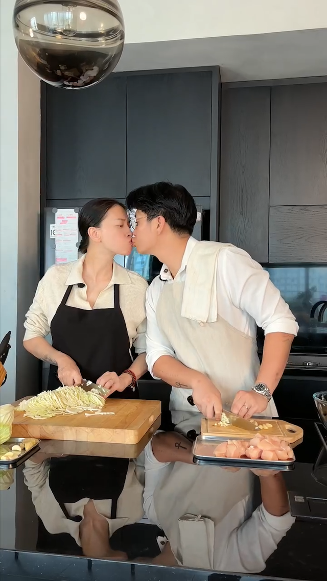 “Bà bầu” Ngô Thanh Vân được chồng cưng như trứng: Lo từng bữa ăn, không quên phát cẩu lương mệt nghỉ- Ảnh 4. “Bà bầu” Ngô Thanh Vân được chồng cưng như trứng: Lo từng bữa ăn, không quên phát cẩu lương mệt nghỉ- Ảnh 4.