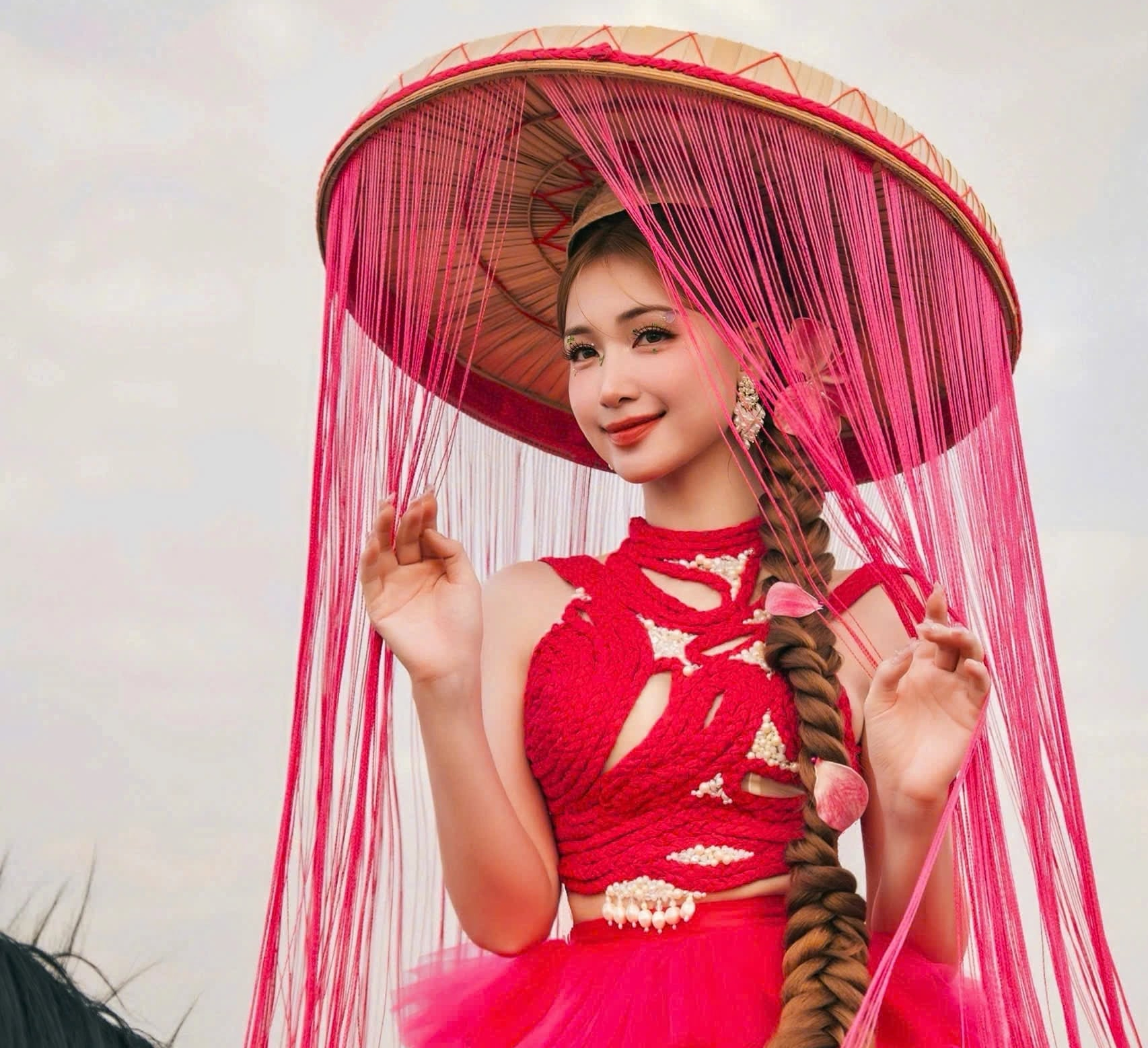 5 MV Vpop hot nhất từ đầu 2025: Hòa Minzy chiếm trọn 2 vị trí, SOOBIN - HIEUTHUHAI gây sốc- Ảnh 1. 5 MV Vpop hot nhất từ đầu 2025: Hòa Minzy chiếm trọn 2 vị trí, SOOBIN - HIEUTHUHAI gây sốc- Ảnh 1.
