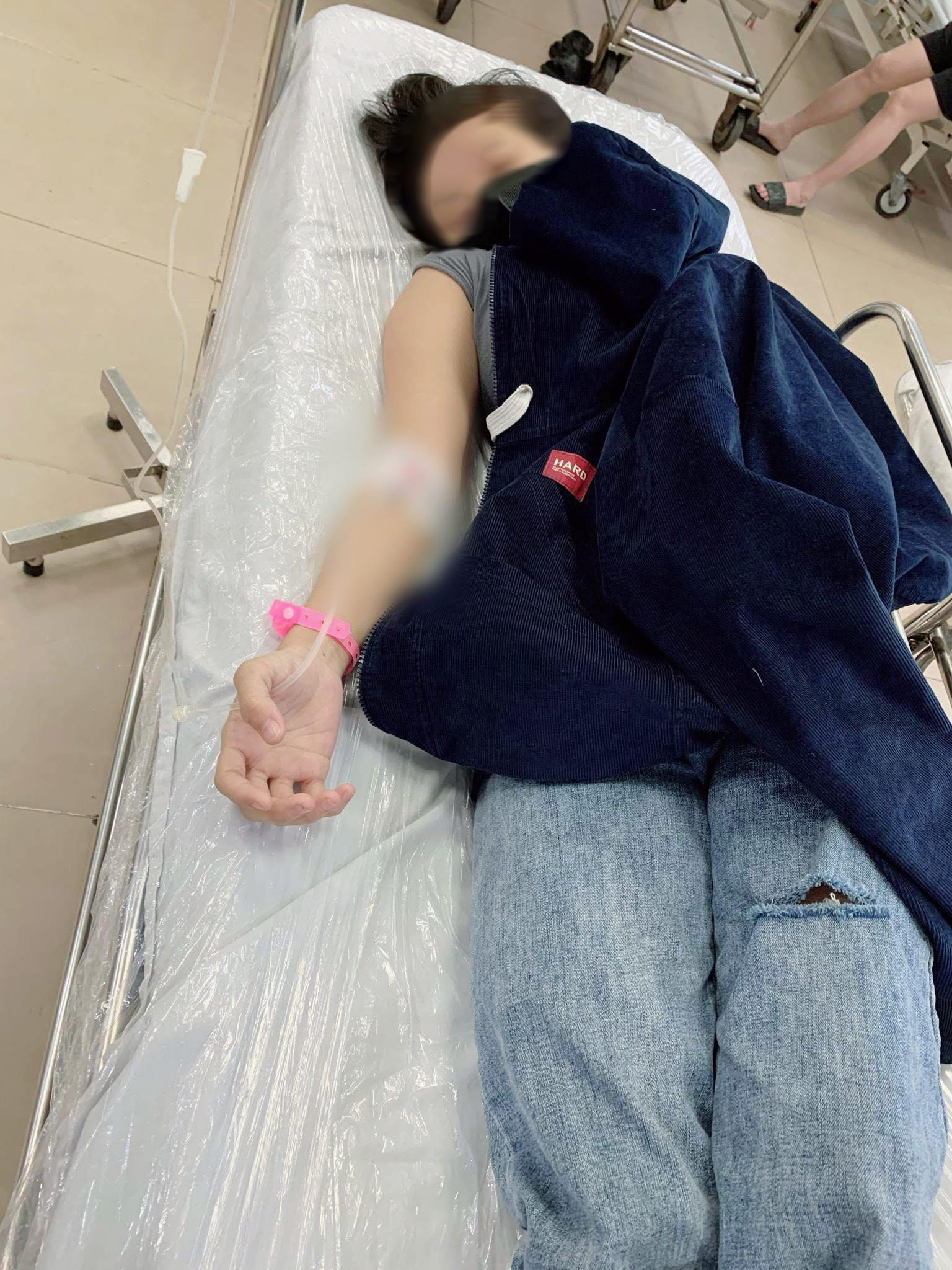 "Cố mở mắt và tự nhủ: Mình phải sống”: Lời kể của cô gái 27 tuổi bị đột quỵ lúc 3h sáng khiến nhiều người trẻ phải xem lại cách mình đang sống- Ảnh 1. "Cố mở mắt và tự nhủ: Mình phải sống”: Lời kể của cô gái 27 tuổi bị đột quỵ lúc 3h sáng khiến nhiều người trẻ phải xem lại cách mình đang sống- Ảnh 1.