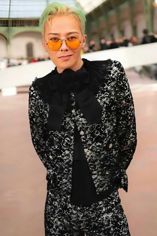 g-dragon-la-nguoi-dan-ong-hiem-hoi-can-dep-moi-trang-phuc-sen-sua-1docx-1743736236984-13380199-1747209505039-1747209510167811903858.jpg