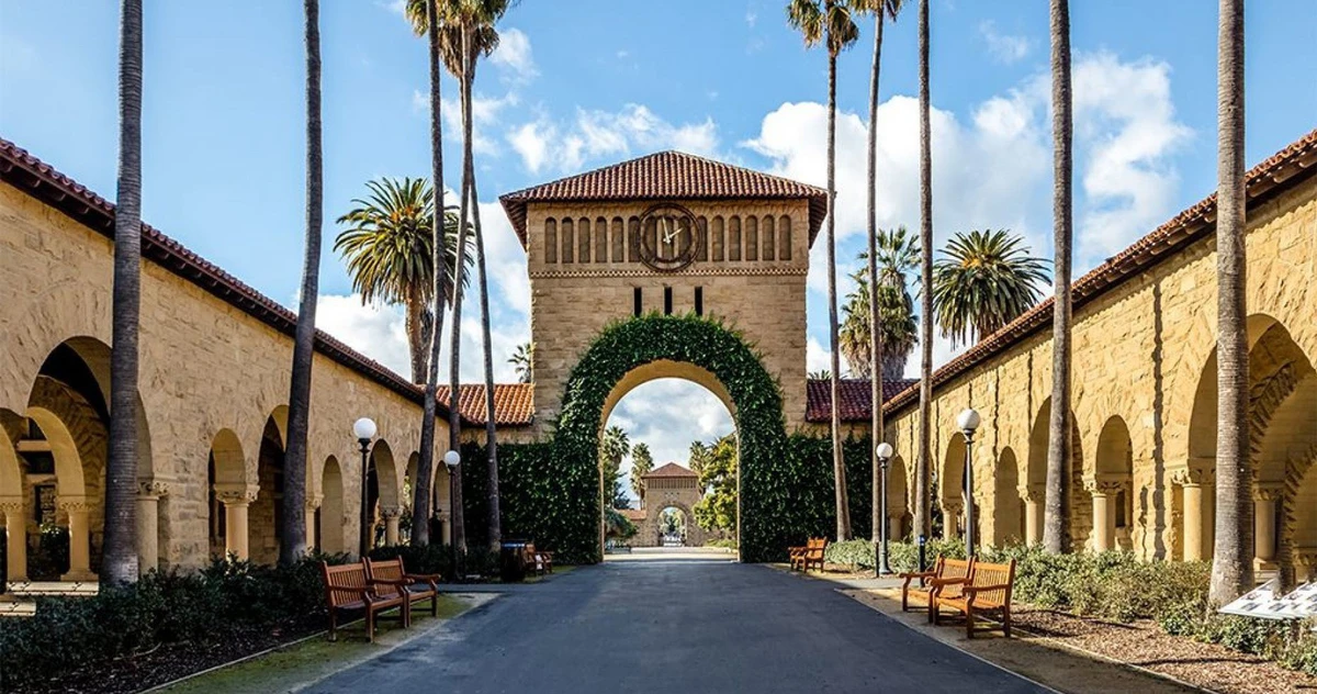 Bị đặt nghi vấn về hồ sơ trúng tuyển Stanford, nữ sinh Việt lên tiếng giải thích - Ảnh 2. Bị đặt nghi vấn về hồ sơ trúng tuyển Stanford, nữ sinh Việt lên tiếng giải thích - Ảnh 2.