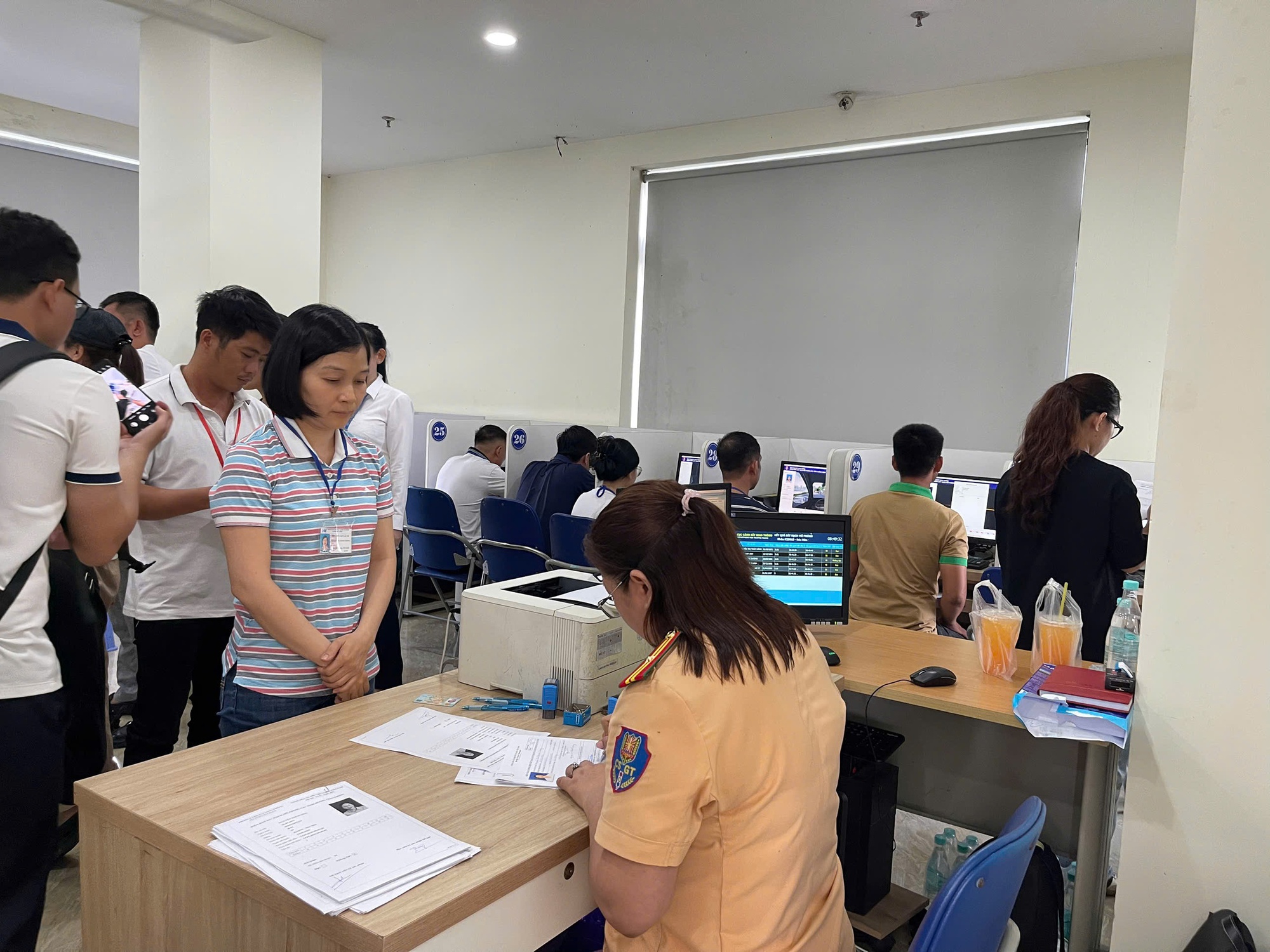 Tin rất vui cho người dân muốn sát hạch, cấp giấy phép lái xe ở TP HCM - Ảnh 6. TP HCM: Tin vui cho người dân quan tâm đến sát hạch, cấp giấy phép lái xe - Ảnh 5.