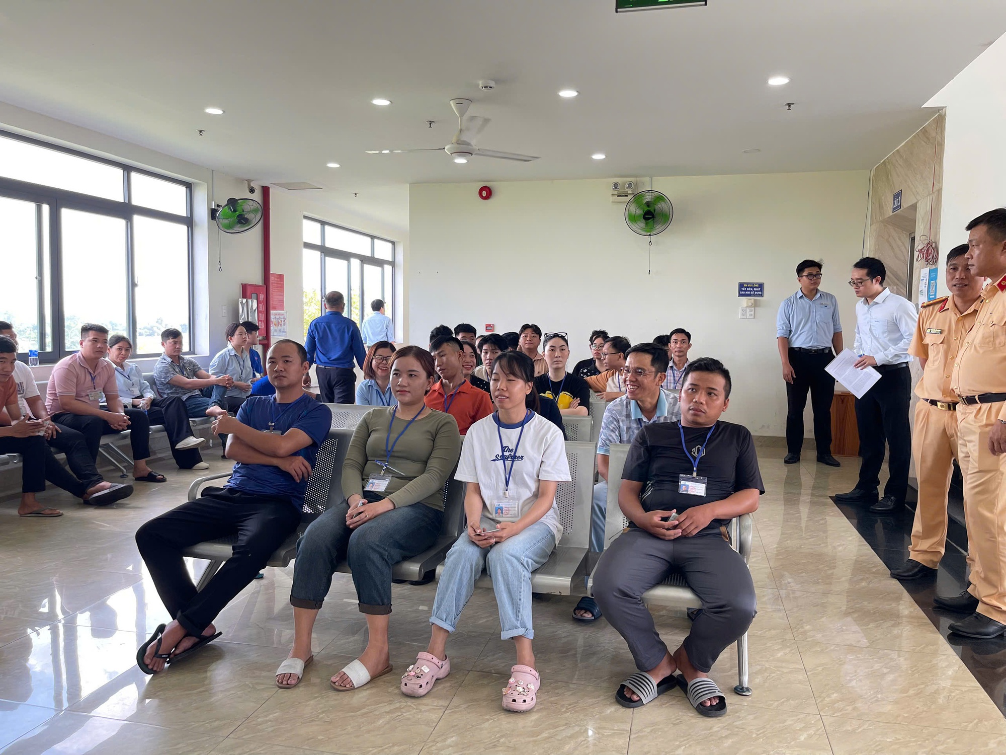 Tin rất vui cho người dân muốn sát hạch, cấp giấy phép lái xe ở TP HCM - Ảnh 4. TP HCM: Tin vui cho người dân quan tâm đến sát hạch, cấp giấy phép lái xe - Ảnh 3.