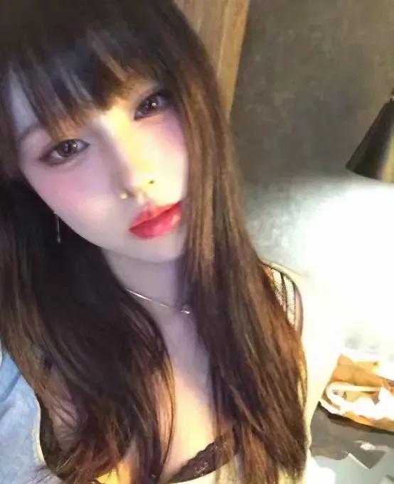 Con gái riêng của tình cũ Chương Tử Di trổ mã xinh đẹp ở tuổi 20: Visual nét, style chất chẳng thua idol Hàn- Ảnh 3. Con gái riêng của tình cũ Chương Tử Di trổ mã xinh đẹp ở tuổi 20: Visual nét, style chất chẳng thua idol Hàn- Ảnh 3.