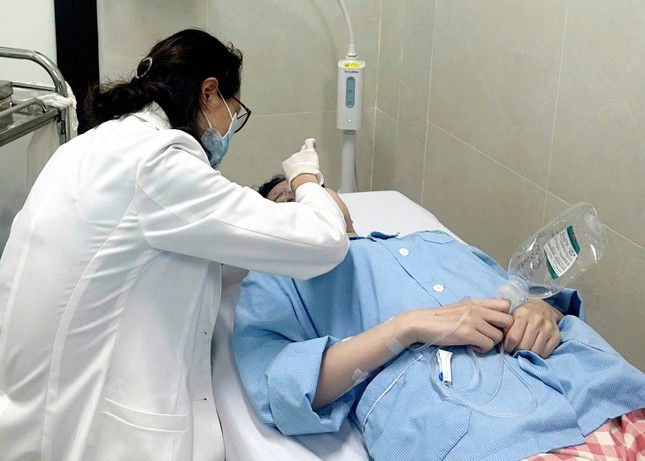 Bệnh viện Bạch Mai liên tiếp nhận ca biến chứng thẩm mĩ do spa không phép gây họa - Ảnh 1. Bệnh viện Bạch Mai liên tiếp nhận ca biến chứng thẩm mĩ do spa không phép gây họa - Ảnh 1.