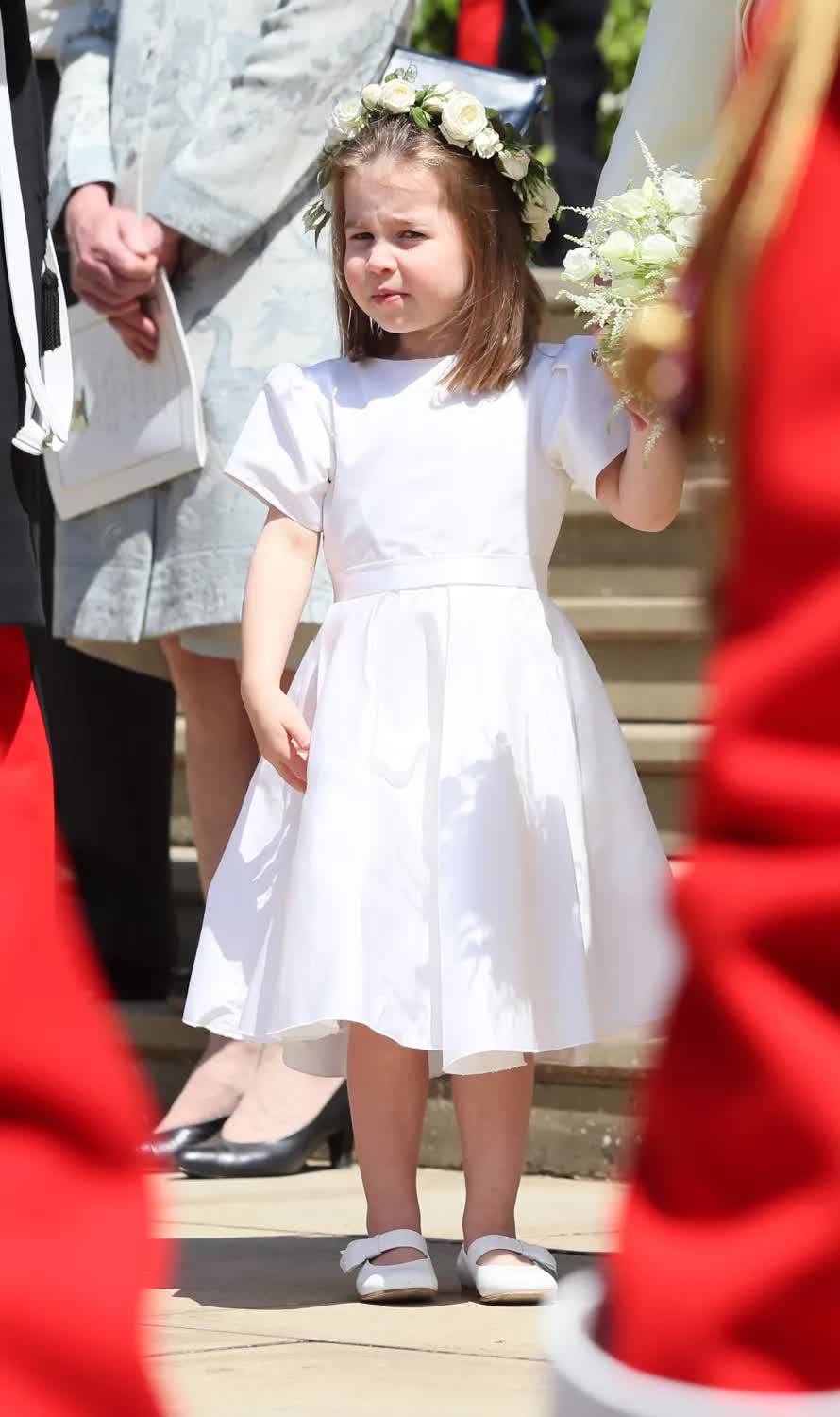 Meghan Markle và Kate Middleton: Cả hai đều khóc nức nở vì một chiếc váy?- Ảnh 4. Meghan Markle và Kate Middleton: Cả hai đều khóc nức nở vì một chiếc váy?- Ảnh 4.