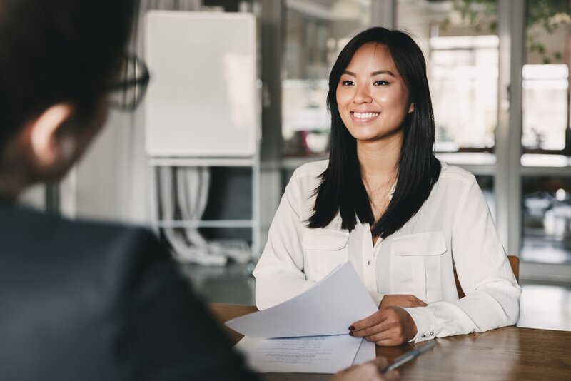 U40 đi phỏng vấn bị hỏi "Nhìn thấy chồng với phụ nữ lạ bạn sẽ làm gì?", bà mẹ 3 con có câu trả lời xuất sắc, được tuyển ngay làm quản lý- Ảnh 2. U40 đi phỏng vấn bị hỏi "Nhìn thấy chồng với phụ nữ lạ bạn sẽ làm gì?", bà mẹ 3 con có câu trả lời xuất sắc, được tuyển ngay làm quản lý- Ảnh 2.