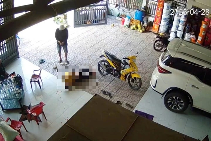 Công an mời gia đình, lấy lời khai về người cha bắn tài xế cán chết con mình - Ảnh 1. Công an mời gia đình, lấy lời khai về người cha bắn tài xế cán chết con mình - Ảnh 1.