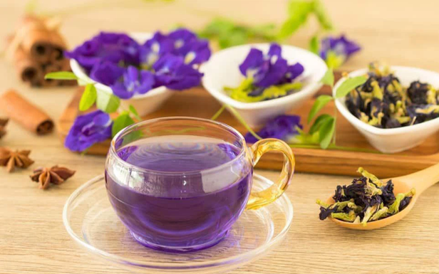 1 loại phẩm màu tự nhiên được Mỹ phê duyệt, đem pha trà uống từ giờ đến hè chị em hưởng lợi đủ đường: Làn da, vóc dáng đều đẹp