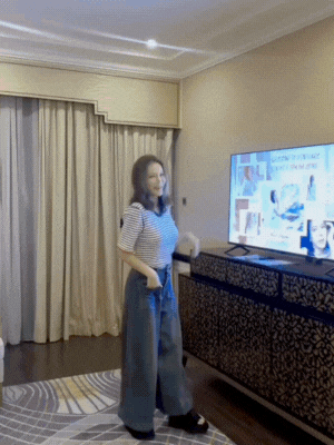 Trực tiếp đám cưới Hồ Quỳnh Hương: Chú rể xúc động nói lời thề nguyện, cô dâu hôn chồng say đắm - Ảnh 23. Trực tiếp đám cưới Hồ Quỳnh Hương: Chú rể xúc động nói lời thề nguyện, cô dâu hôn chồng say đắm - Ảnh 23.