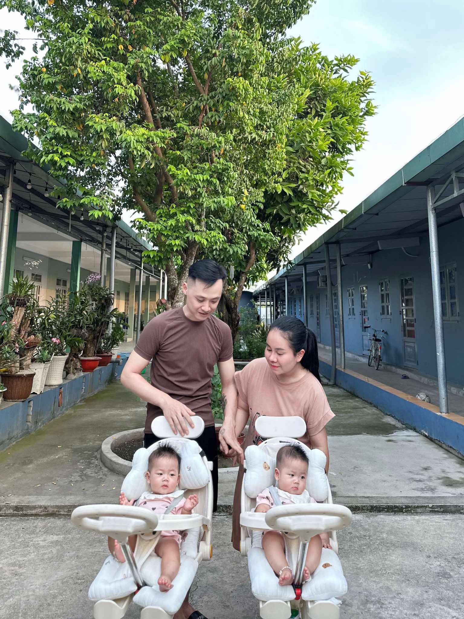 Cũng l&agrave; ch&aacute;o thịt c&aacute; rau củ, nhưng mẹ bỉm n&agrave;y l&agrave;m 1 thao t&aacute;c kh&aacute;c biệt, hội chị em thi nhau học hỏi- Ảnh 1.