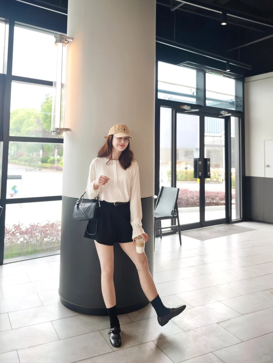 Ít ai ngờ: Màu đen lại là 'bùa may' tháng 6 của 3 con giáp này - càng mặc càng hút tài, hóa giải tai ương- Ảnh 2. Ít ai ngờ: Màu đen lại là 'bùa may' tháng 6 của 3 con giáp này - càng mặc càng hút tài, hóa giải tai ương- Ảnh 2.