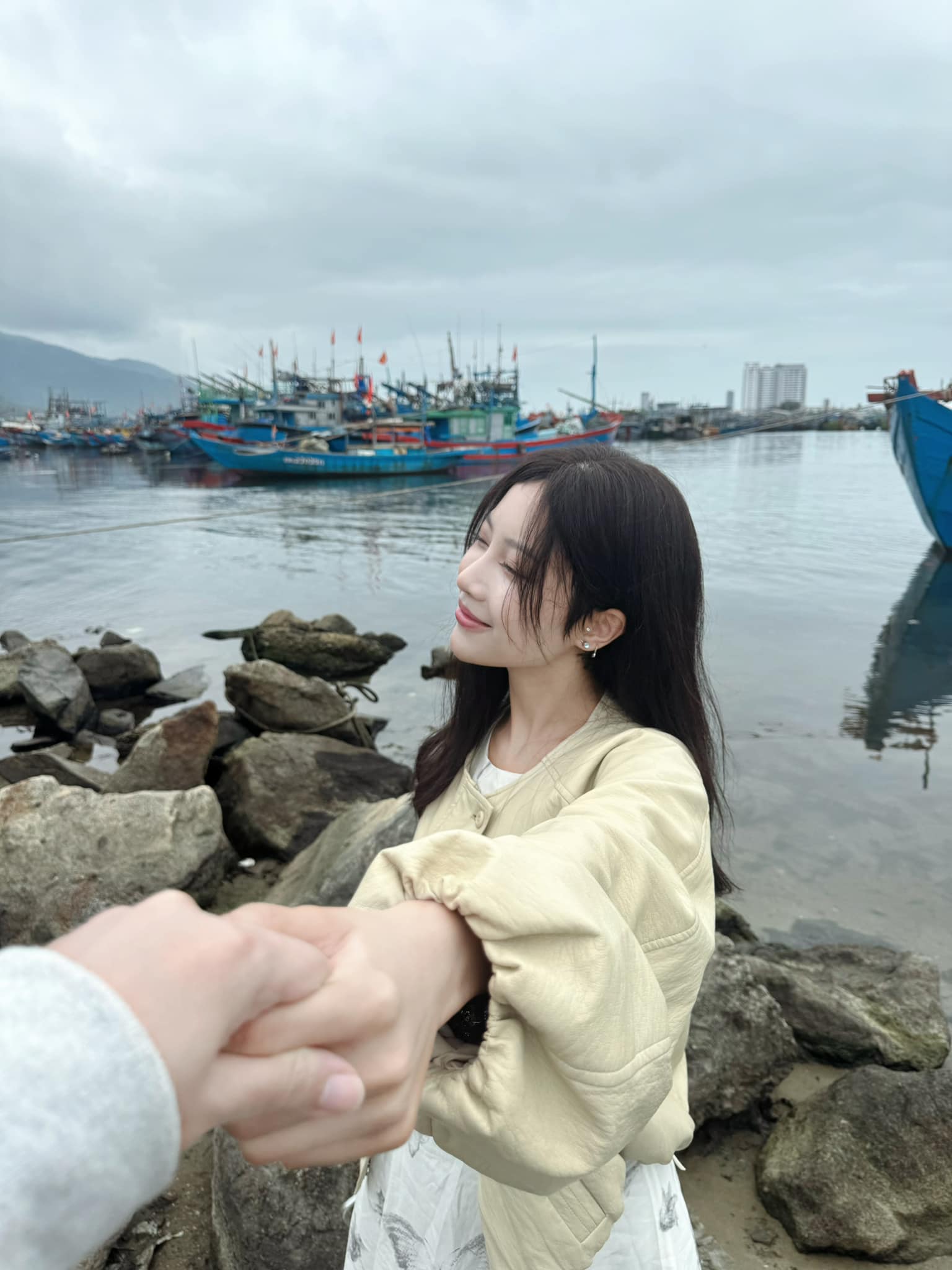 Màn cầu hôn khiến cả cõi mạng rưng rưng: Nhẫn cưới cả đời chỉ mua được 1 chiếc - "chồng người ta" xịn quá xịn! - Ảnh 7. Màn cầu hôn khiến cả cõi mạng rưng rưng: Nhẫn cưới cả đời chỉ mua được 1 chiếc - "chồng người ta" xịn quá xịn! - Ảnh 7.